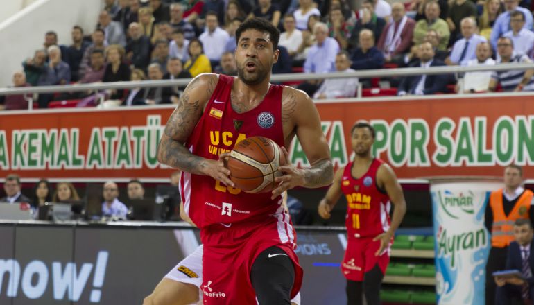 El UCAM se crece ante el Pinar (65-79) y la vergüenza de la pista turca El UCAM se crece ante el Pinar (65-79) y la vergüenza de la pista turca