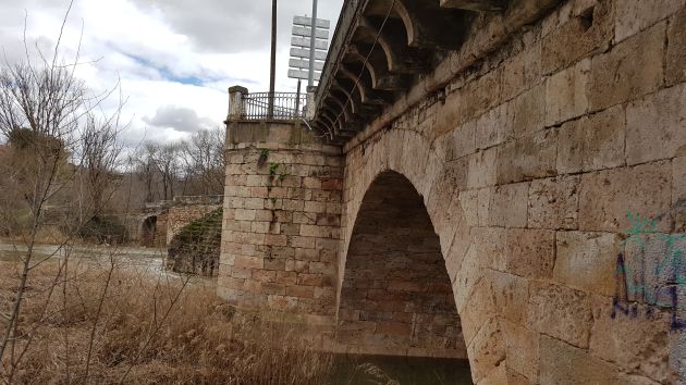 El presidente de Castilla la Mancha, Emiliano García Page, anuncia la rehabilitación del puente árabe de Guadalajara. El alcalde y el secretario del PSOE valoran la noticia: Se anuncia de nuevo la rehabilitación del puente árabe de Guadalajara El presidente de Castilla la Mancha, Emiliano García Page, anuncia la rehabilitación del puente árabe de Guadalajara. El alcalde y el secretario del PSOE valoran la noticia: Se anuncia de nuevo la rehabilitación del puente árabe de Guadalajara