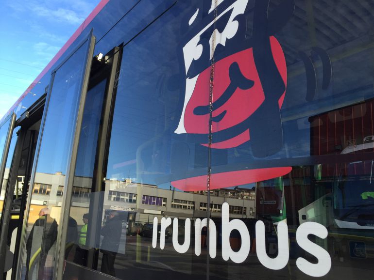 Logo de Irunbus en uno de los autobuses urbanos. 