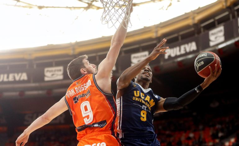 El UCAM Murcia firma un partido redondo y vence en casa del campeón (73-84) El UCAM Murcia firma un partido redondo y vence en casa del campeón (73-84)