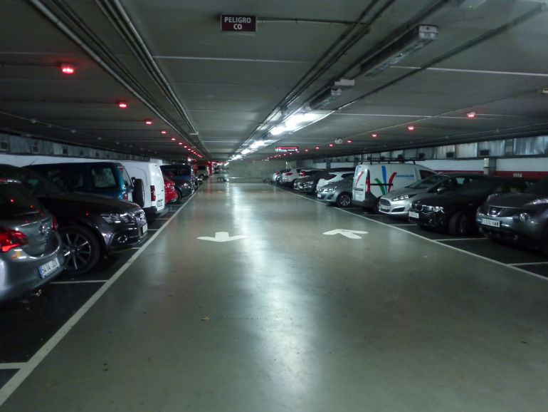 Retiran un coche con una deuda de 28.000 euros tras 9 años en un parking de Palma Retiran un coche con una deuda de 28.000 euros tras 9 años en un parking de Palma