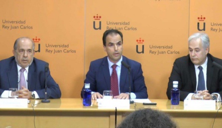 El rector de la URJC y los profesores del Máster en rueda de prensa El rector de la URJC y los profesores del Máster en rueda de prensa