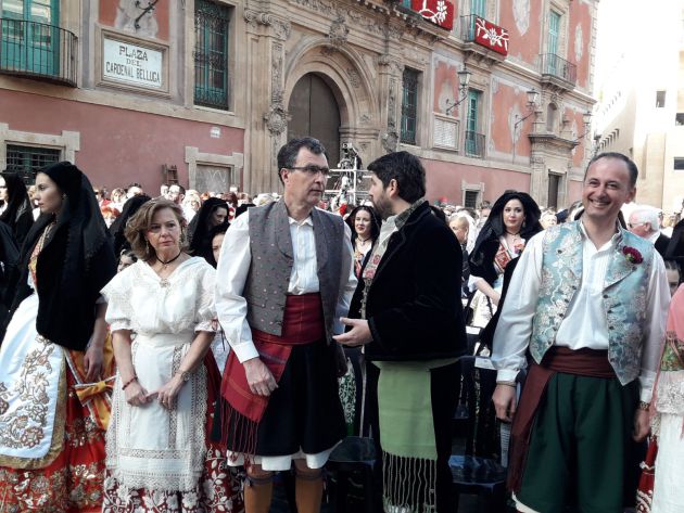 El presidente de la Comunidad Autónoma junto al alcalde de Murcia, al comienzo de la Misa Huertana. El presidente de la Comunidad Autónoma junto al alcalde de Murcia, al comienzo de la Misa Huertana.