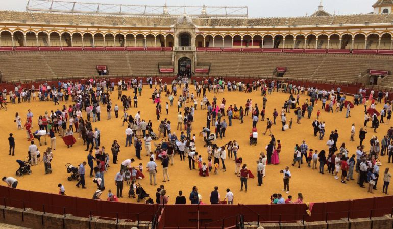 El ruedo de la Real Maestranza durante la jornada de peurtas abiertas del pasado año El ruedo de la Real Maestranza durante la jornada de peurtas abiertas del pasado año