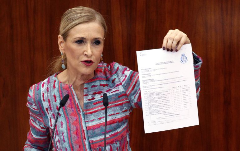 La presidenta madrileña, Cristina Cifuentes, comparece en un pleno extraordinario de la Asamblea de Madrid para dar explicaciones sobre las supuestas irregularidades del máster La presidenta madrileña, Cristina Cifuentes, comparece en un pleno extraordinario de la Asamblea de Madrid para dar explicaciones sobre las supuestas irregularidades del máster