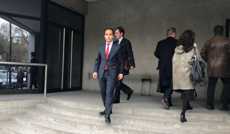 El Rector de la Universidad Rey Juan Carlos, Javier Ramos, a la salida de los juzgados de Móstoles esta mañana El Rector de la Universidad Rey Juan Carlos, Javier Ramos, a la salida de los juzgados de Móstoles esta mañana