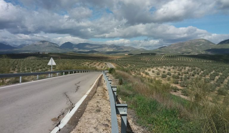 Vista, desde el paso elevado en laEStación de Quesada, donde el IGN ubica la mayor parte de los terremotos Vista, desde el paso elevado en laEStación de Quesada, donde el IGN ubica la mayor parte de los terremotos