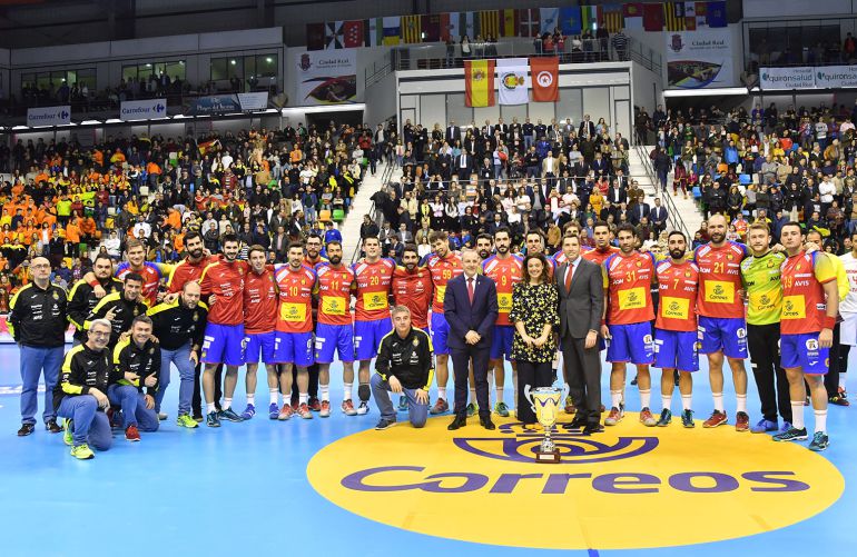 Los 'Hispanos' conquistan Ciudad Real y homenajean a Alberto Entrerrios Los 'Hispanos' conquistan Ciudad Real y homenajean a Alberto Entrerrios