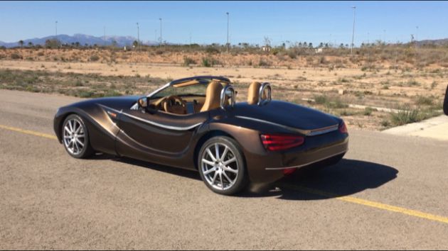 Un profesor de Educación Física fabrica un coche eléctrico con sus propias manos Un profesor de Educación Física fabrica un coche eléctrico con sus propias manos
