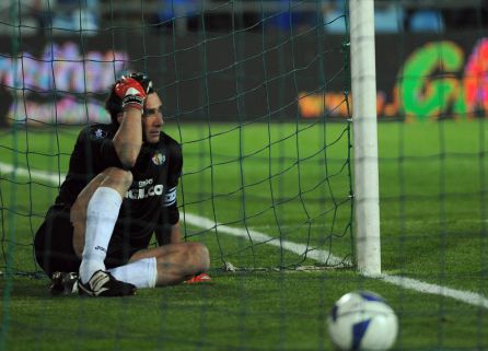 'Pato' se lamenta tras el 3-3 que eliminaba al Getafe. 'Pato' se lamenta tras el 3-3 que eliminaba al Getafe.