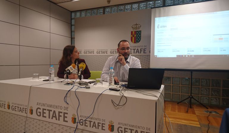 La alcaldesa y el edil de Nuevas Tecnologías de Getafe La alcaldesa y el edil de Nuevas Tecnologías de Getafe