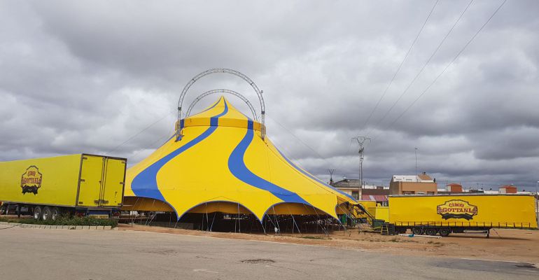 El Circo Gottani ya ha montado su carpa en Pozo Cañada El Circo Gottani ya ha montado su carpa en Pozo Cañada