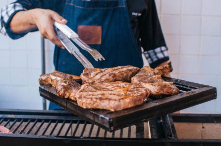 Un estudio relaciona la carne roja con el cáncer de colon Un estudio relaciona la carne roja con el cáncer de colon