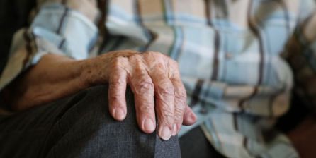El 70 % de las personas diagnosticadas de Parkinson son mayores de 65 años. El 70 % de las personas diagnosticadas de Parkinson son mayores de 65 años.