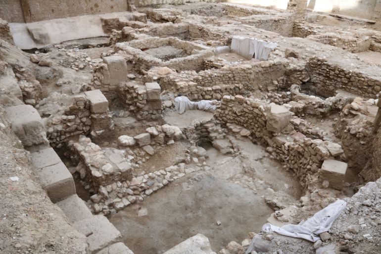 Pla general de les excavacions davant la Catedral de Tortosa. Pla general de les excavacions davant la Catedral de Tortosa.