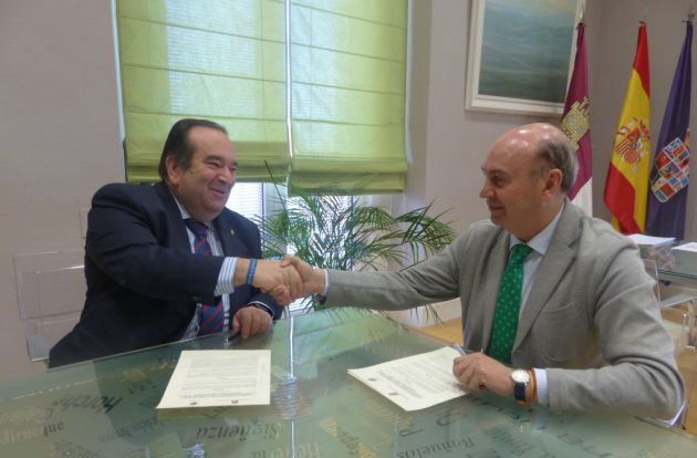 La Audiencia Nacional anula la multa que la Comisión de Mercados impuso al Colegio de Abogados de Guadalajara por la regulación del turno de oficio: La Audiencia Nacional anula una multa impuesta al Colegio de Abogados de Guadalajara La Audiencia Nacional anula la multa que la Comisión de Mercados impuso al Colegio de Abogados de Guadalajara por la regulación del turno de oficio: La Audiencia Nacional anula una multa impuesta al Colegio de Abogados de Guadalajara
