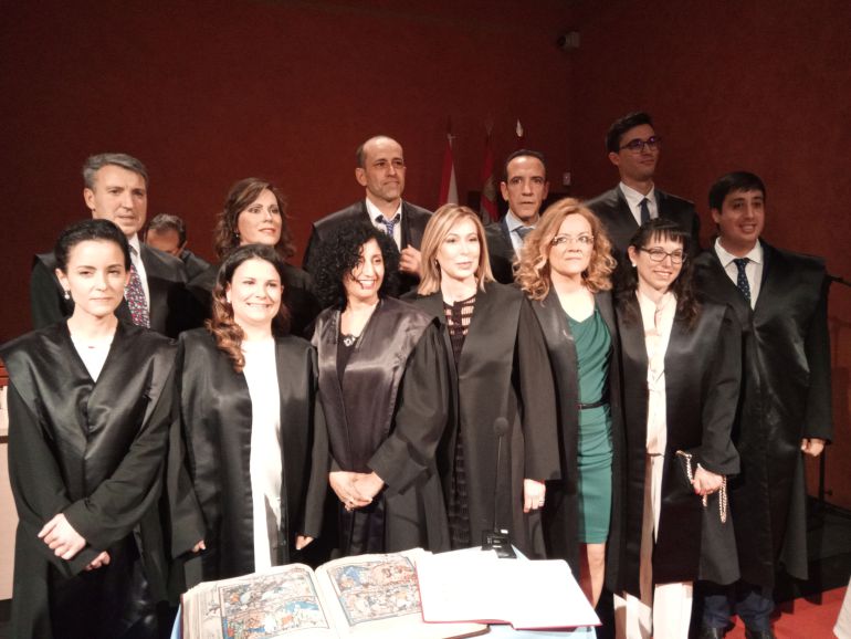 Imagen de los nuevos abogados Imagen de los nuevos abogados