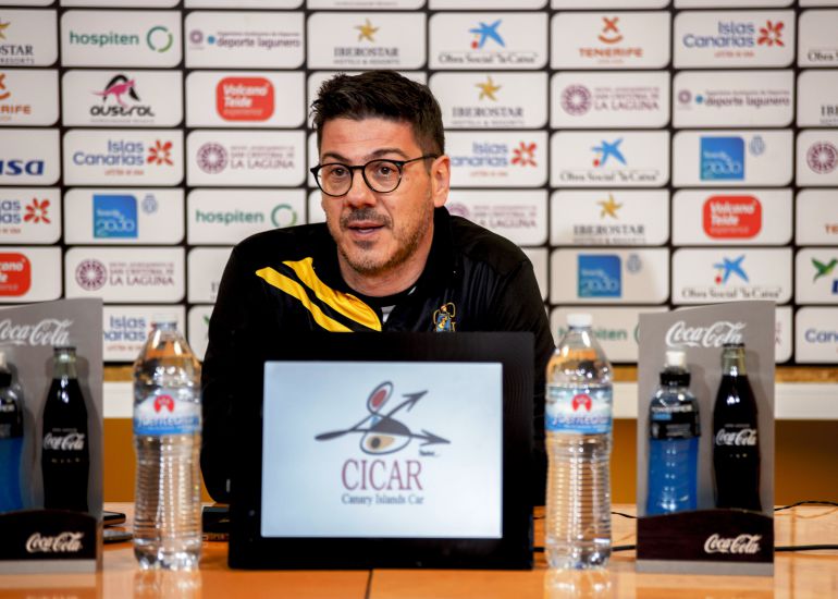 El técnico griego reconoce los problemas que ha tenido su equipo El técnico griego reconoce los problemas que ha tenido su equipo
