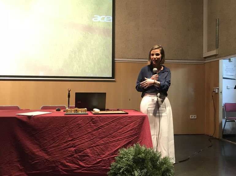La periodista, Victoria Arnau, durante la entrega del premio Padre Manjón 2018 de Elda La periodista, Victoria Arnau, durante la entrega del premio Padre Manjón 2018 de Elda