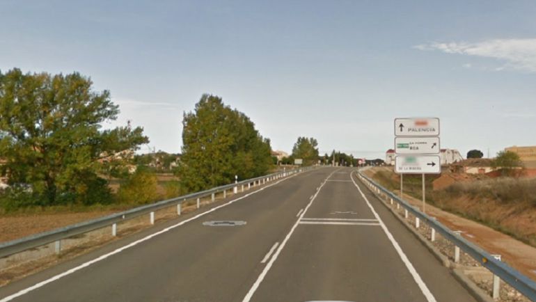 Cruce de la CL-619 en La Horra, limitado a 50 con señales verticales y bandas reductoras de velocidad Cruce de la CL-619 en La Horra, limitado a 50 con señales verticales y bandas reductoras de velocidad