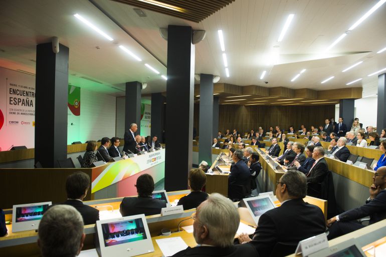 Rebelo de Sousa interviniendo en el Encuentro Empresarial España-Portugal Rebelo de Sousa interviniendo en el Encuentro Empresarial España-Portugal