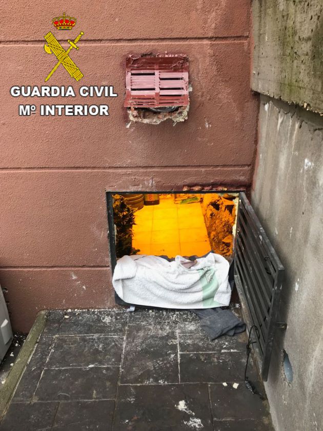 La Guardia Civil detiene a tres personas en Albalate de Zorita (Guadalajara) por cultivar marihuana: 3 detenidos en Albalate de Zorita por cultivar marihuana La Guardia Civil detiene a tres personas en Albalate de Zorita (Guadalajara) por cultivar marihuana: 3 detenidos en Albalate de Zorita por cultivar marihuana