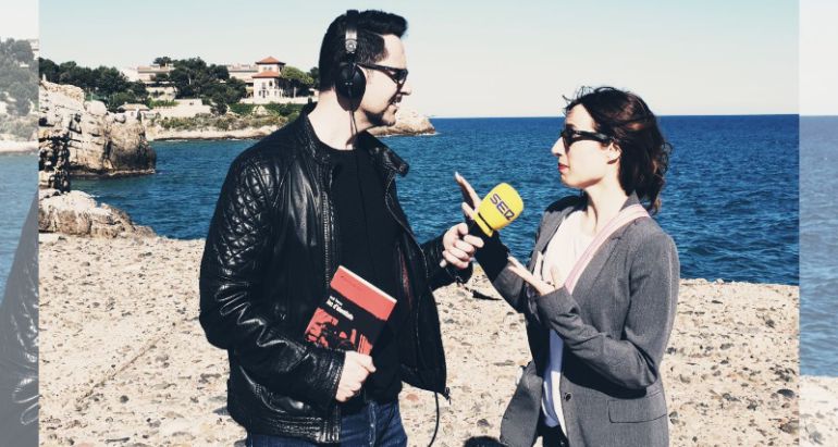 Entrevista a Laura Casas a la Punta del Miracle de Tarragona pel llibre "Cinquanta còdols al mar". Entrevista a Laura Casas a la Punta del Miracle de Tarragona pel llibre "Cinquanta còdols al mar".