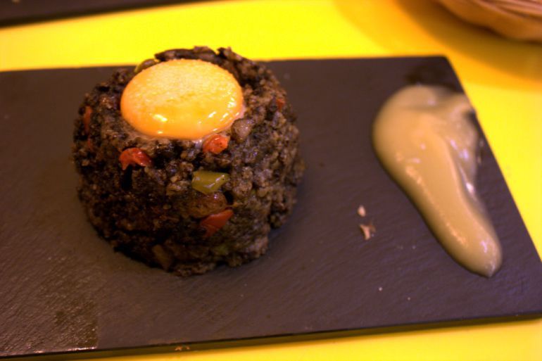 Los pintxos que se presentan ya están a la venta en los establecimientos que participan en el Campeonato. Los pintxos que se presentan ya están a la venta en los establecimientos que participan en el Campeonato.