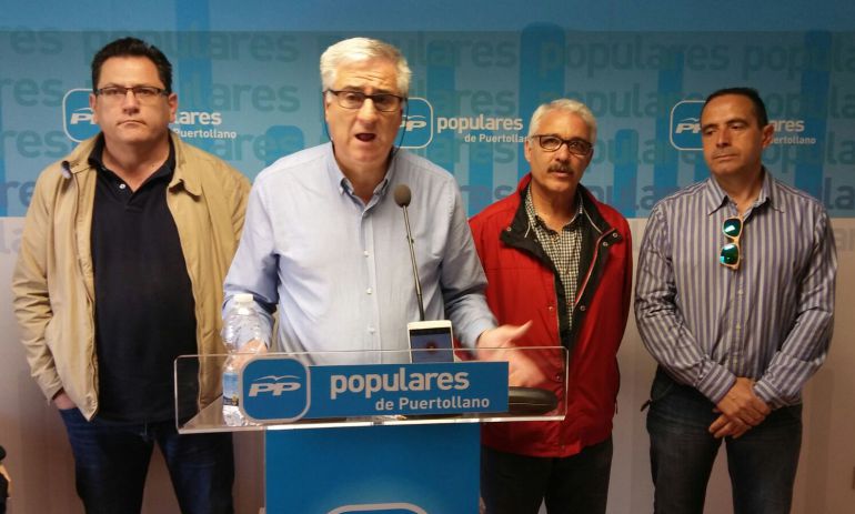 José Lozano, acompañado de varios concejales de su equipo de gobierno José Lozano, acompañado de varios concejales de su equipo de gobierno