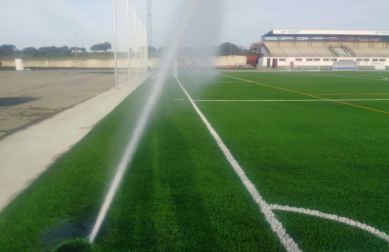 Una parte del nuevo campo de césped artificial de Malpartida de Plasencia Una parte del nuevo campo de césped artificial de Malpartida de Plasencia