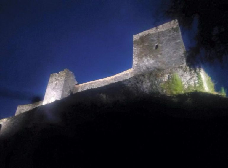 El castillo de Sarracín estrena iluminación El castillo de Sarracín estrena iluminación