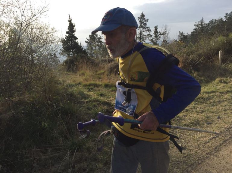 El montañero, Ramón Blanco, de 84 años en una parte del recorrido de la CAMOVI. El montañero, Ramón Blanco, de 84 años en una parte del recorrido de la CAMOVI.