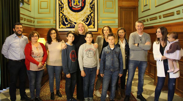 La alcaldesa de Motril,Flor Almón, recibe a los ganadores provinciales de las Olimpiadas de Matemáticas Thales La alcaldesa de Motril,Flor Almón, recibe a los ganadores provinciales de las Olimpiadas de Matemáticas Thales