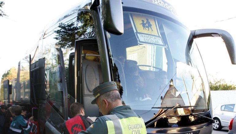 Despedido el conductor de un autobús escolar que dio positivo en cocaína Despedido el conductor de un autobús escolar que dio positivo en cocaína