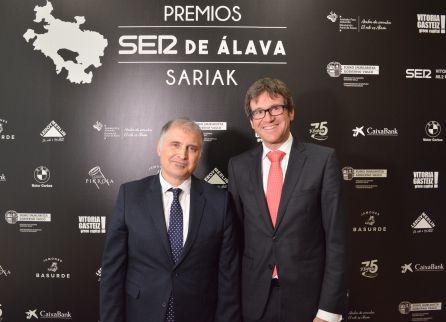 El alcalde de Vitoria Gorka Urtaran y el director de SER Vitoria, José Luis Martín El alcalde de Vitoria Gorka Urtaran y el director de SER Vitoria, José Luis Martín
