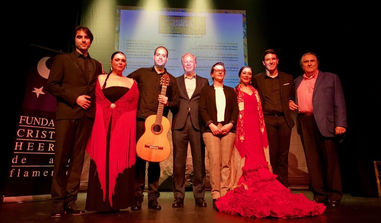 Foto de familia, con el cantaor José de la Tomasa a la derecha, tras la presentación del concurso Talento Flamenco de la Fundación Cristina Heeren Foto de familia, con el cantaor José de la Tomasa a la derecha, tras la presentación del concurso Talento Flamenco de la Fundación Cristina Heeren
