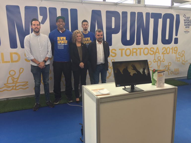 L'alcaldessa de Tortosa, Meritxell Roigé, ha visitat l'estand d'Expoebre on es recullen les adhesions de voluntaris per als World Sport Games. L'alcaldessa de Tortosa, Meritxell Roigé, ha visitat l'estand d'Expoebre on es recullen les adhesions de voluntaris per als World Sport Games.