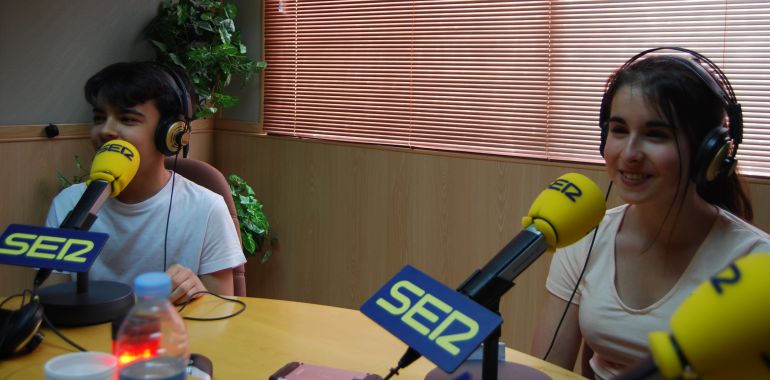 Entrevista con Iris y Pablo dos estudiantes de Alcorcón que visitarán Nueva York y la sede de Naciones Unidas: Dos estudiantes de Alcorcón representarán a Madrid en las Naciones Unidas Entrevista con Iris y Pablo dos estudiantes de Alcorcón que visitarán Nueva York y la sede de Naciones Unidas: Dos estudiantes de Alcorcón representarán a Madrid en las Naciones Unidas