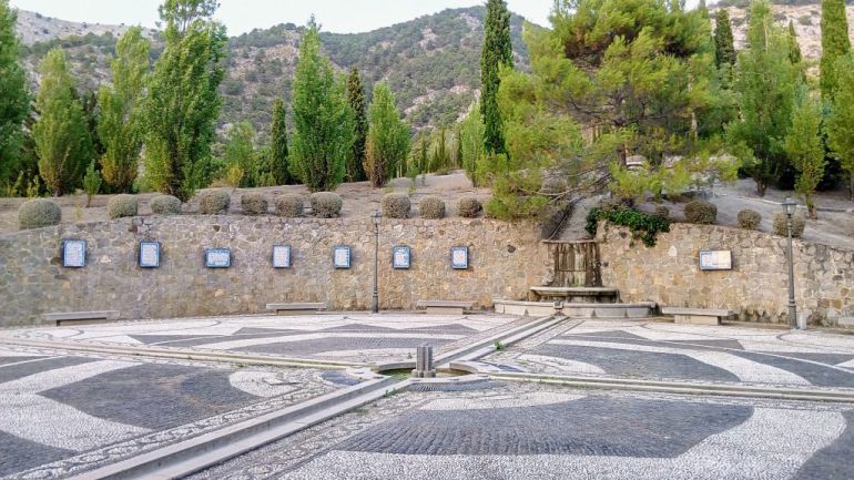 Fuente del parque Federico García Lorca de Alfacar (Granada) donde investigadores creen que podrían hallarse los restos del poeta