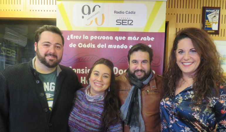 Diego Marchán, Encarna Anillo, José Anillo e Irene Gallardo en los estudios de Radio Cádiz para participar en el Doctorado Honoris Cádiz Diego Marchán, Encarna Anillo, José Anillo e Irene Gallardo en los estudios de Radio Cádiz para participar en el Doctorado Honoris Cádiz