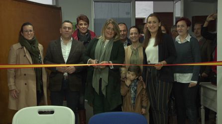 La diputada provincial, Angeles Isaac fue la madrina del acto y encargada de cortar la cinta de la renovada sede La diputada provincial, Angeles Isaac fue la madrina del acto y encargada de cortar la cinta de la renovada sede