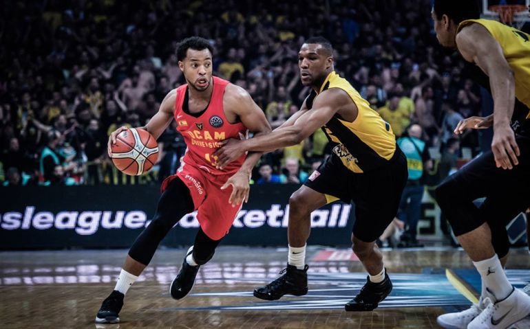 Al UCAM se le escapa el sueño de la Champions en la agonía de los tiros libres Al UCAM se le escapa el sueño de la Champions en la agonía de los tiros libres