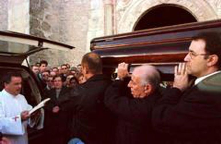 Villamayor de Santiago recuerda a Jesús Sánchez, víctima de ETA, tras la disolución de la banda terrorista Villamayor de Santiago recuerda a Jesús Sánchez, víctima de ETA, tras la disolución de la banda terrorista