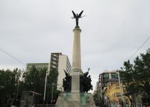 El monumento a las Batallas de las Navas y Bailén, sin luz