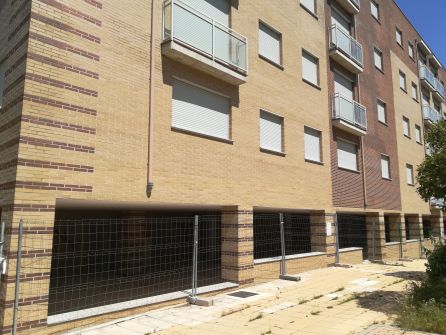 El edificio en el que se dio el problema de okupación sigue vallado casi un año después. El edificio en el que se dio el problema de okupación sigue vallado casi un año después.