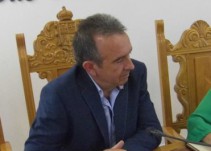 El alcalde ve "ilegal" que la visita de Feijóo y De La Serna se financiara con fondos públicos