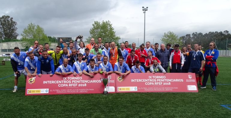 A Lama, campión galego do Torneo Intercentros Penitenciarios. O primeiro equipo de Pereiro de Aguiar remata subcampión. A Lama, campión galego do Torneo Intercentros Penitenciarios. O primeiro equipo de Pereiro de Aguiar remata subcampión.