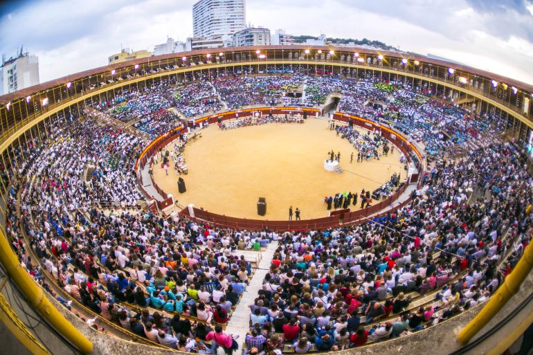 Momento de la lección musical en la Plaza de Toros de Alicante Momento de la lección musical en la Plaza de Toros de Alicante