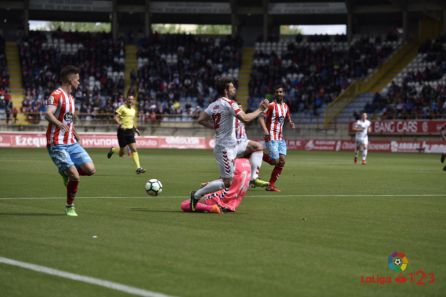 Rodri en una acción de juego Rodri en una acción de juego