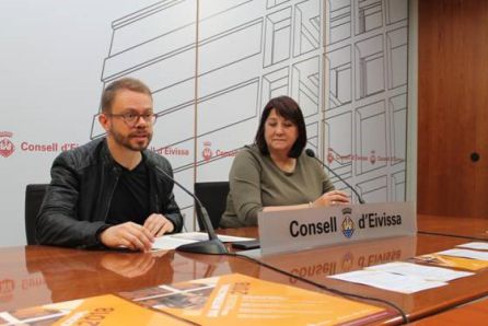 El conseller de Cultura y la directora del museo El conseller de Cultura y la directora del museo